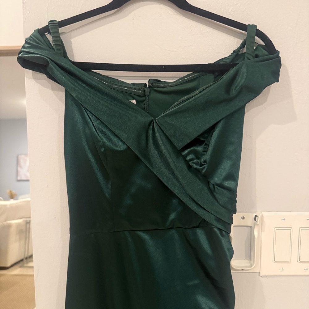 Elegant Emerald Green Satin Off-Shoulder Gown